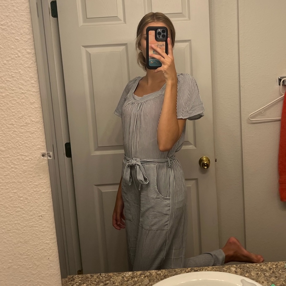 Stripped jumpsuit with pockets NWT